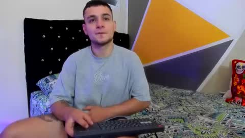 Aron Santoro online show from 10.03.25