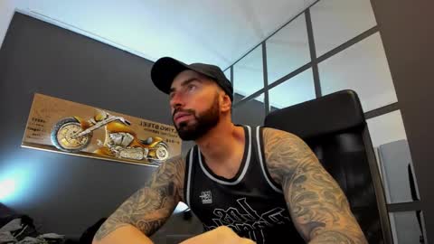 AronGrant online show from 01.05.25