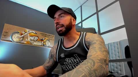 AronGrant online show from 01.05.25