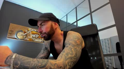 AronGrant online show from 03.04.25