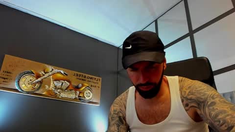 Snapshot of arongrant chatting on 05.17.26 AronGrant online show from 05.17.26