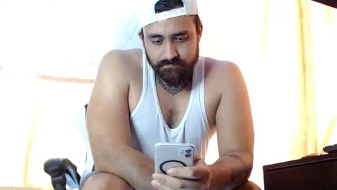 Snapshot of aronmiller404 chatting on 02.14.26 aronmiller online show from 02.14.26