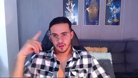 Snapshot of arontrey21_ chatting on 09.23.25 Adrian online show from 09.23.25