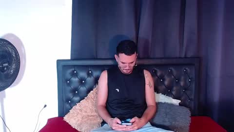 Snapshot of arontrey21_ chatting on 10.12.25 Adrian online show from 10.12.25