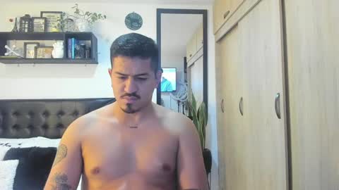 Snapshot of aronwilliams69 chatting on 02.04.25 ARON Independent model online show from 02.04.25