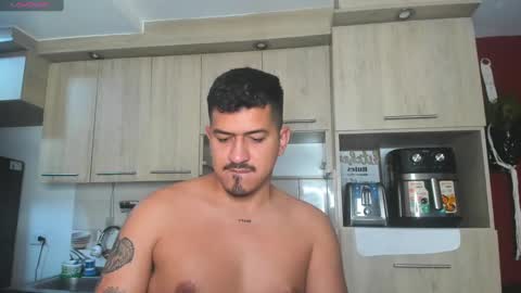 Snapshot of aronwilliams69 chatting on 02.19.25 ARON Independent model online show from 02.19.25