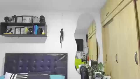 Snapshot of aronwilliams69 chatting on 09.17.25 ARON Independent model online show from 09.17.25