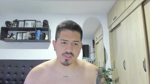 Snapshot of aronwilliams69 chatting on 09.19.25 ARON Independent model online show from 09.19.25