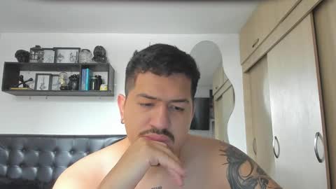 ARON  Independent model  online show from 12.20.25