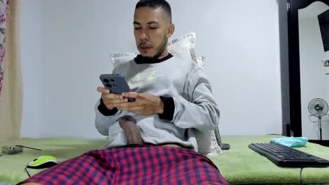 Snapshot of aronxx_ chatting on 12.04.24 BLACK FRIDAY 55 OFF ON MY ONLYFANS. online show from 12.04.24
