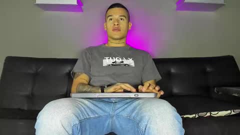 Snapshot of aroon_fit chatting on 02.05.26 AROON HOT online show from 02.05.26