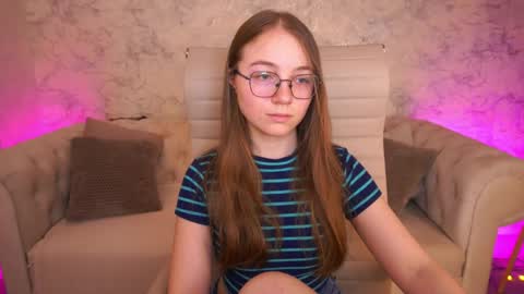 Snapshot of arrinawair chatting on 05.29.26 arrinawair online show from 05.29.26