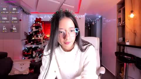 Snapshot of artbelia chatting on 12.24.24 Lia Rose online show from 12.24.24