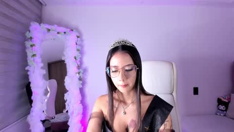 Snapshot of artbelia chatting on 01.18.25 Lia Rose online show from 01.18.25