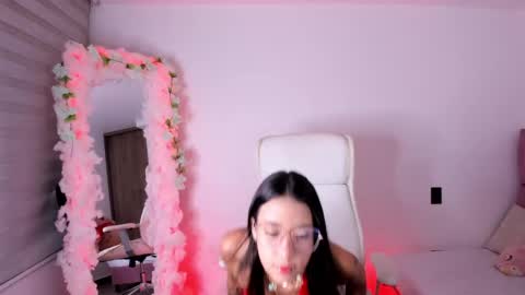 Snapshot of artbelia chatting on 02.02.25 Lia Rose online show from 02.02.25