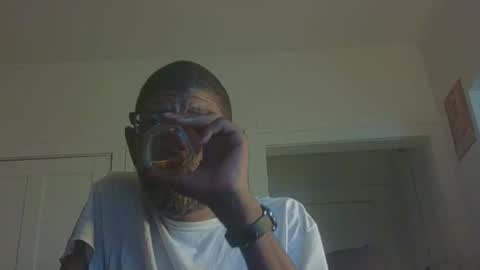 Snapshot of arteblazze chatting on 04.18.26 Arteblazze not daddy boy bitch or nigga online show from 04.18.26