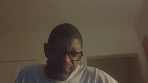 Snapshot of arteblazze chatting on 04.22.26 Arteblazze not daddy boy bitch or nigga online show from 04.22.26