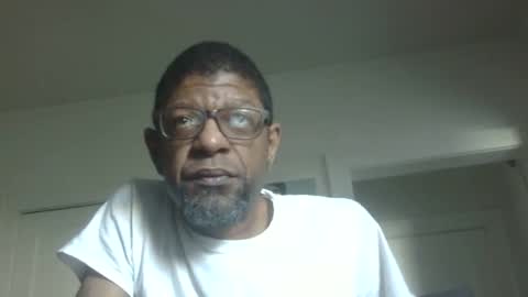 Snapshot of arteblazze chatting on 05.06.26 Arteblazze not daddy boy bitch or nigga online show from 05.06.26