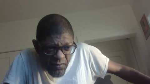Snapshot of arteblazze chatting on 05.10.26 Arteblazze not daddy boy bitch or nigga online show from 05.10.26