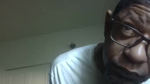 Snapshot of arteblazze chatting on 05.10.26 Arteblazze not daddy boy bitch or nigga online show from 05.10.26