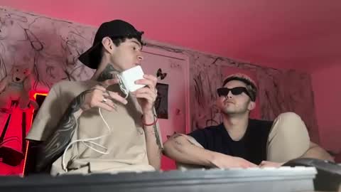   online show from 02.06.25