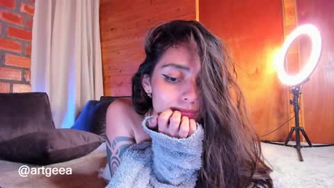 Snapshot of artgea chatting on 12.12.24 Linda  independent model artgeea online show from 12.12.24