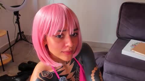 Snapshot of artgea chatting on 09.29.25 Linda  independent model artgeea online show from 09.29.25