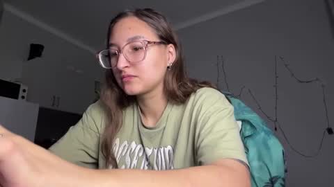 Mia  online show from 02.26.26