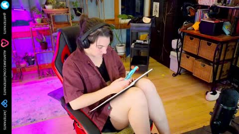 Snapshot of artiepaints chatting on 12.07.24 Artie Paints online show from 12.07.24