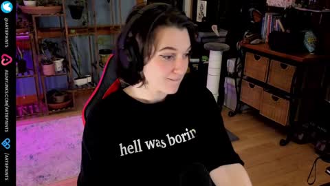 Snapshot of artiepaints chatting on 12.08.24 Artie Paints online show from 12.08.24