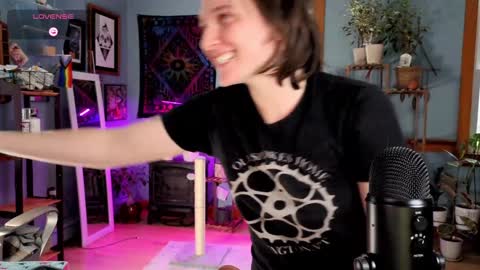 Snapshot of artiepaints chatting on 12.20.24 Artie Paints online show from 12.20.24