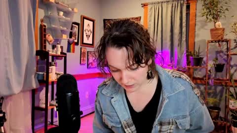 Snapshot of artiepaints chatting on 12.29.24 Artie Paints online show from 12.29.24