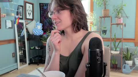 Snapshot of artiepaints chatting on 02.14.25 Artie Paints online show from 02.14.25