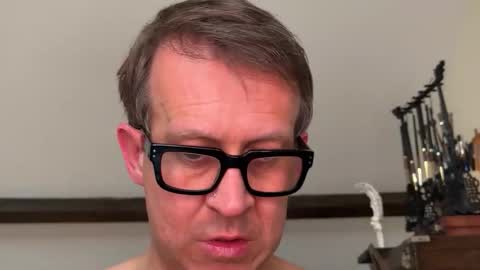 Snapshot of artisterotic chatting on 03.31.26 artisterotic online show from 03.31.26