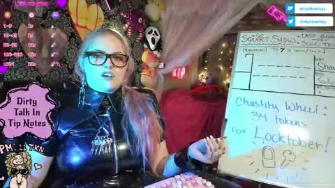 ArtsyHeartsyy online show from 10.07.25
