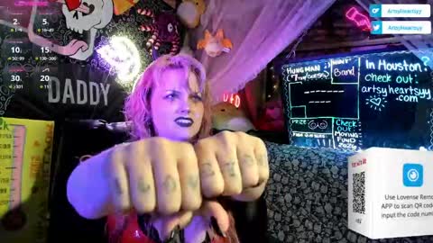 ArtsyHeartsyy online show from 04.16.26