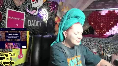 Snapshot of artsyheartsyy chatting on 05.22.26 ArtsyHeartsyy online show from 05.22.26
