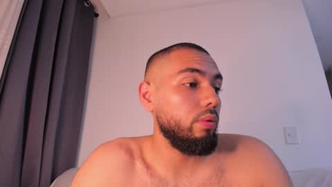 arturguy01 online show from 02.24.25