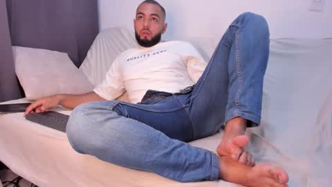 arturguy01 online show from 03.01.25