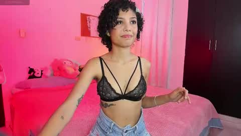 Ariana and Kelsieh online show from 12.01.25