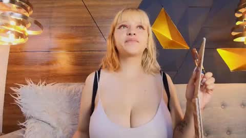 Snapshot of ary_hanna chatting on 01.19.26 sofia online show from 01.19.26