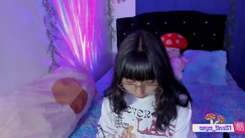 Snapshot of arya_line chatting on 01.08.25 Arys online show from 01.08.25
