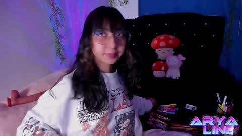 Snapshot of arya_line chatting on 02.14.25 Arys online show from 02.14.25