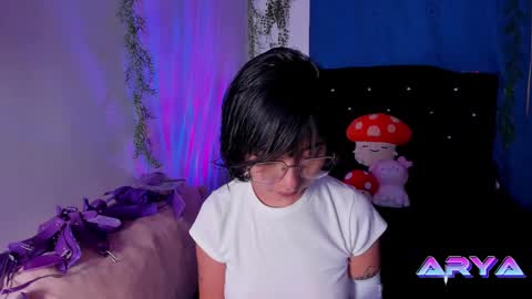 Snapshot of arya_line chatting on 02.15.25 Arys online show from 02.15.25