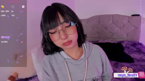 Snapshot of arya_line chatting on 09.10.25 Arys online show from 09.10.25