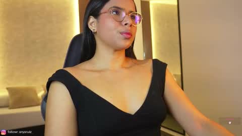 Arya online show from 10.15.25