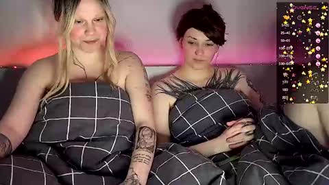 Snapshot of arya_stark7 chatting on 03.04.25 Arya brunett and Cassie blond online show from 03.04.25