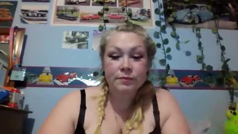 Snapshot of ash0ley chatting on 01.14.26 ash0ley online show from 01.14.26
