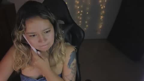 Snapshot of ash_smith1 chatting on 03.06.25 ash_smith1 online show from 03.06.25