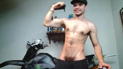 Snapshot of ash_wingrant chatting on 10.17.25 ash_wingrant online show from 10.17.25